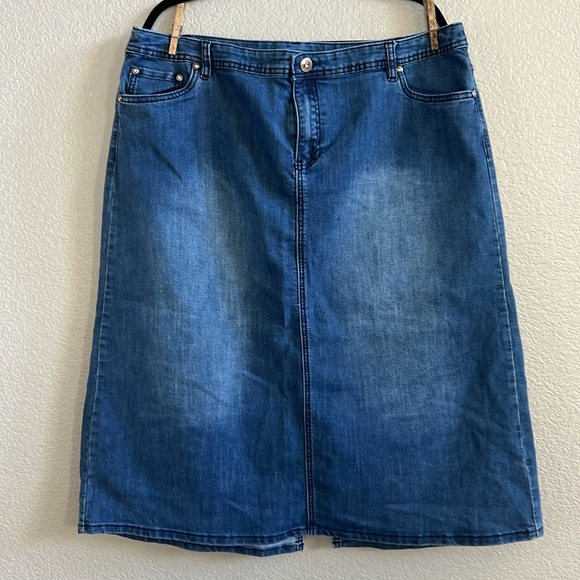 Avenue Denim Women’s Plus Size Skirt. - Picture 1 of 4